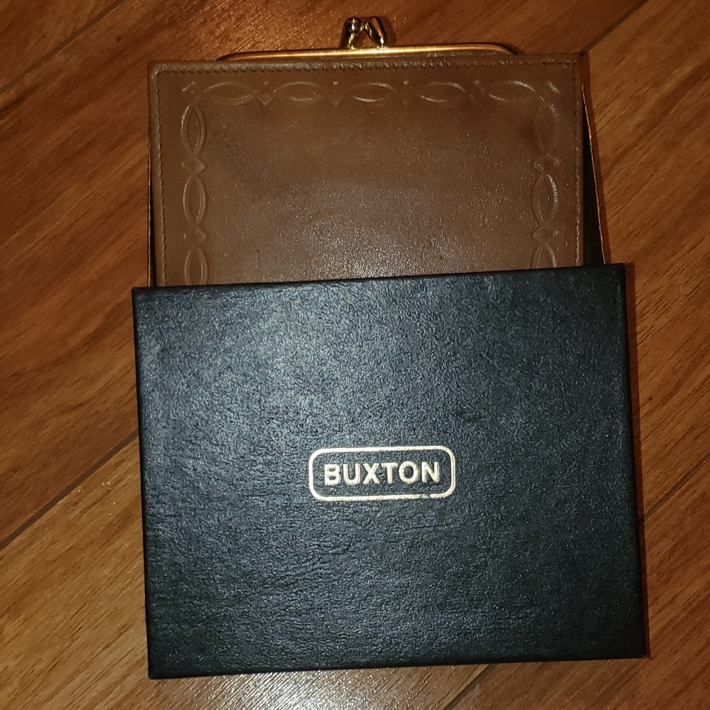 Buxton leather wallet
